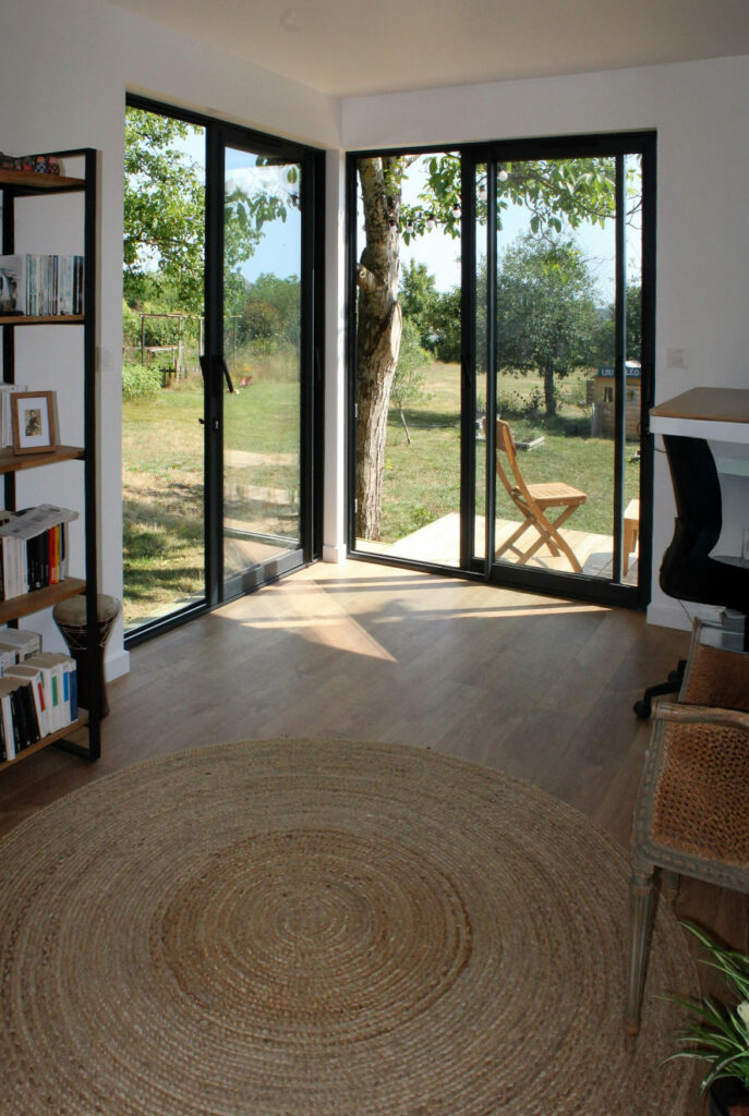 Local professionnel indépendant dans un studio de jardin Boximby