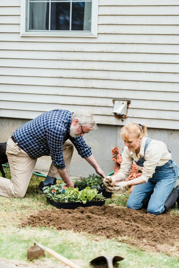 Studio de jardin installé pour une personne âgée dans un environnement familial