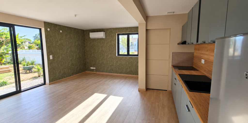 Comparaison entre location nue et location meublée dans le cadre d’un investissement avec un studio de jardin.